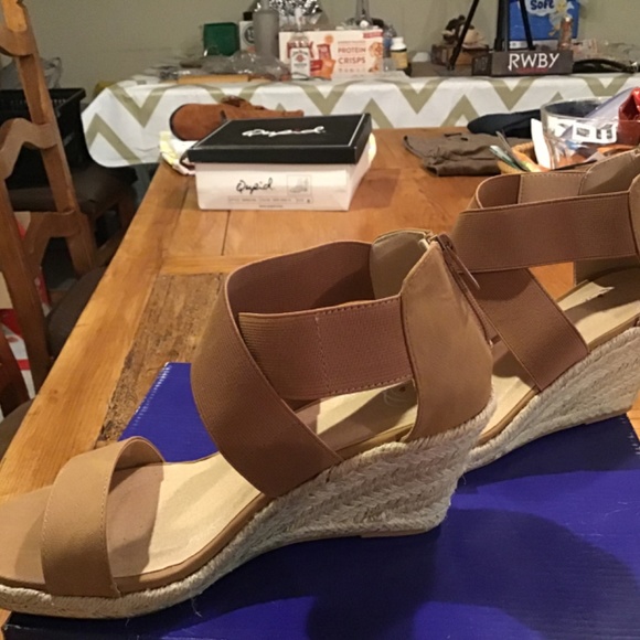 Wedge Zip Back Sandals - Picture 2 of 3